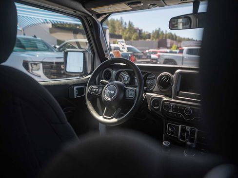 Used 2023 Jeep Wrangler Unlimited Sport AWD/4WD image 12