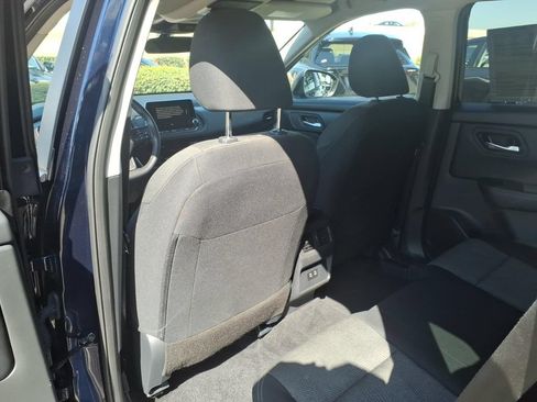 Certified 2025 Nissan Rogue SV FWD image 12