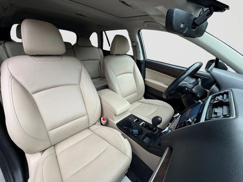 Used 2019 Subaru Outback 2.5i Limited AWD/4WD image 21