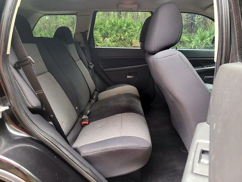 Used 2010 Jeep Grand Cherokee Laredo image 19