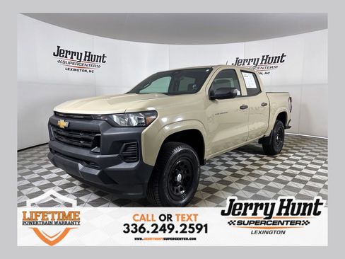 Used 2024 Chevrolet Colorado W/T image 1