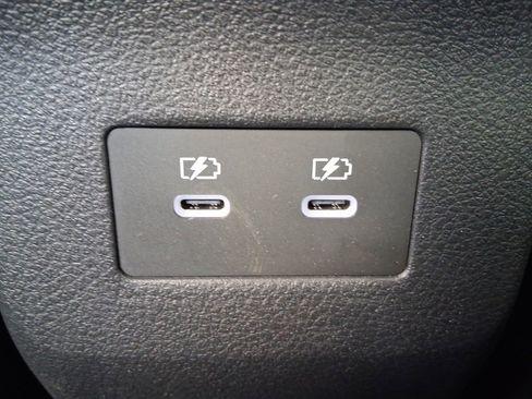 New 2026 Nissan Kicks SR image 24