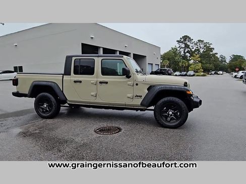 Used 2020 Jeep Gladiator Sport w/ Quick Order Package 24S image 32