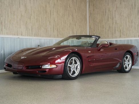 Used 2003 Chevrolet Corvette Convertible w/ Preferred Equipment Group1 image 9
