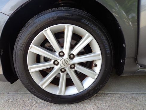 Used 2014 Toyota Camry XLE FWD image 8