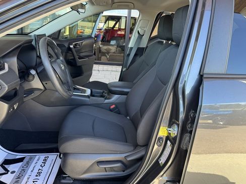 Used 2021 Toyota RAV4 LE image 32