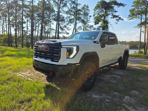 Used 2026 GMC Sierra 2500 AT4X AWD/4WD image 1