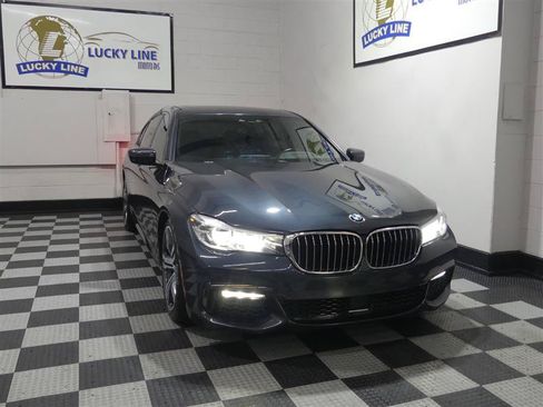 Used 2019 BMW 740i xDrive w/ M Sport Package AWD/4WD image 5