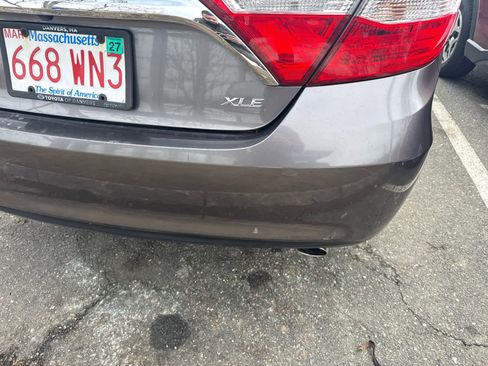 Used 2017 Toyota Camry XLE w/ Convenience Package image 9