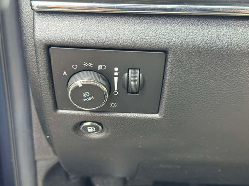 Used 2020 Jeep Grand Cherokee Limited AWD/4WD image 19