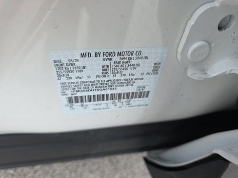 Used 2025 Ford Explorer Active w/ Active Comfort Package AWD/4WD image 21