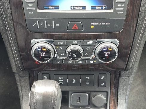 Used 2016 Chevrolet Traverse LT image 37