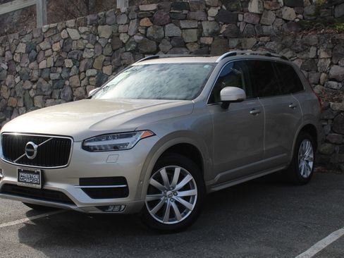 Used 2016 Volvo XC90 T6 Momentum w/ Momentum Plus Package image 2