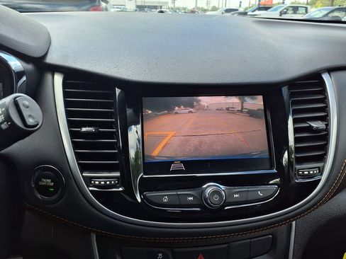 Used 2021 Chevrolet Trax LT w/ Sport Edition FWD image 29