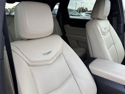 Used 2018 Cadillac XT5 Luxury image 25