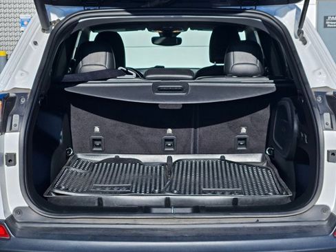 Used 2019 Jeep Cherokee Trailhawk image 6