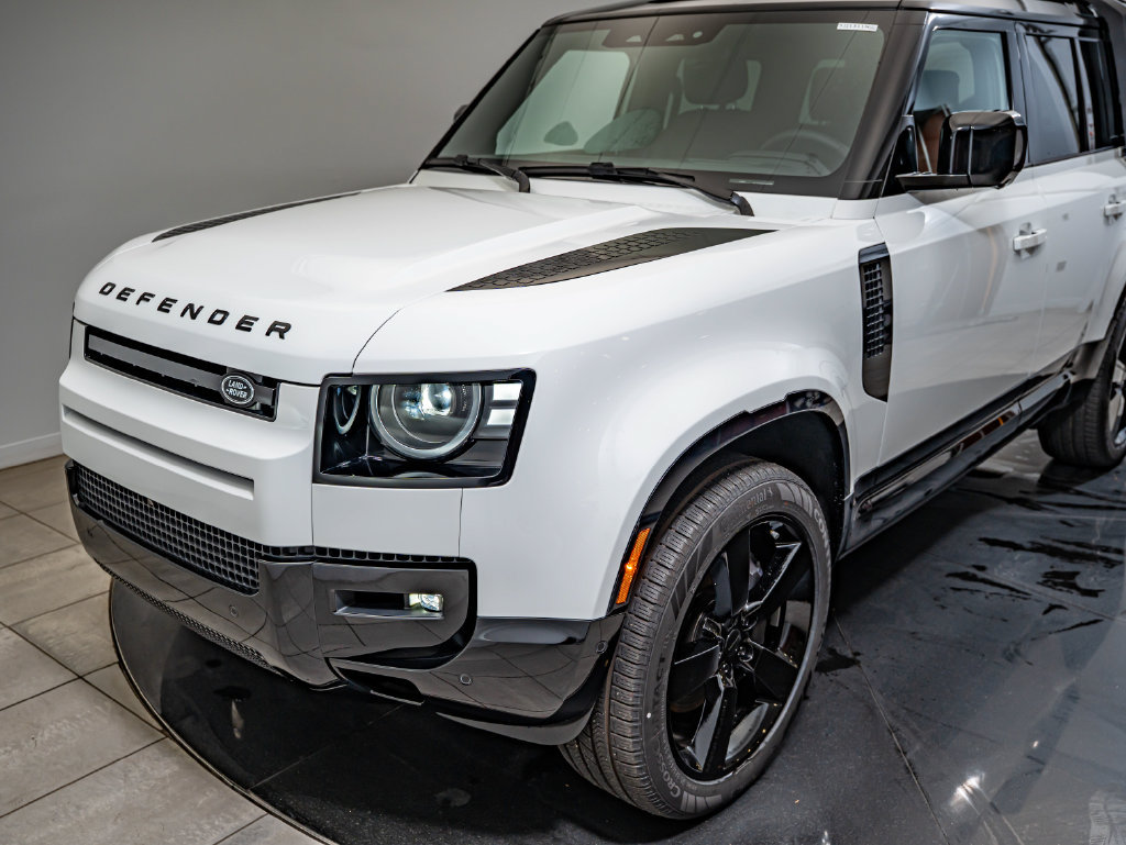 New 2026 Land Rover Defender 110 X-Dynamic SE AWD/4WD image 13