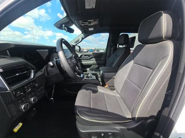 Used 2026 GMC Yukon XL Elevation w/ Elevation Premium Package AWD/4WD image 4