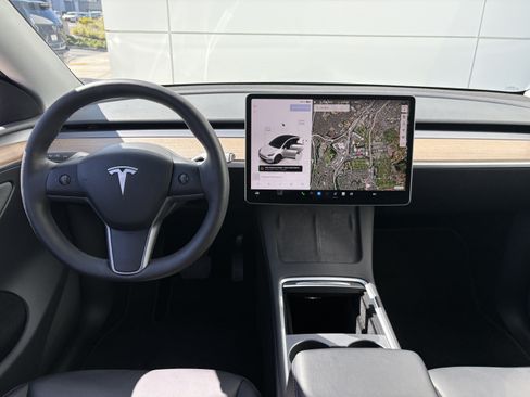 Used 2024 Tesla Model Y Long Range AWD/4WD image 20