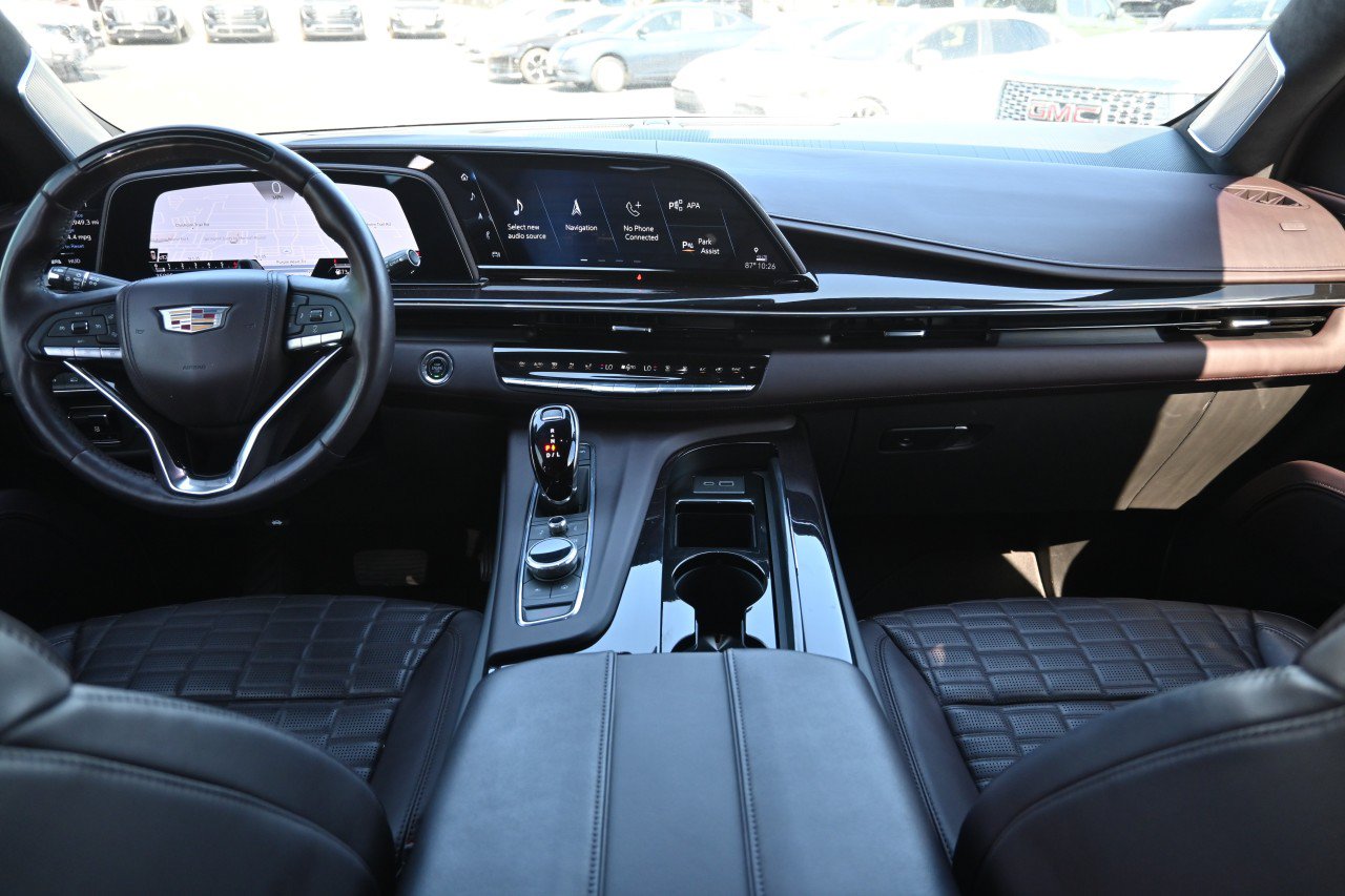 Used 2023 Cadillac Escalade ESV Sport Platinum AWD/4WD image 9