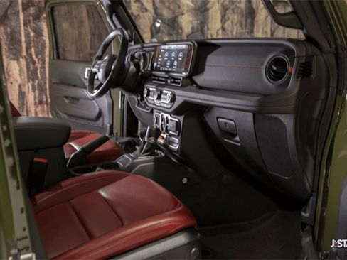 Used 2024 Jeep Wrangler Unlimited Rubicon 392 image 9