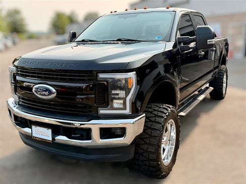 Used 2018 Ford F250 XLT w/ XLT Value Package AWD/4WD image 3