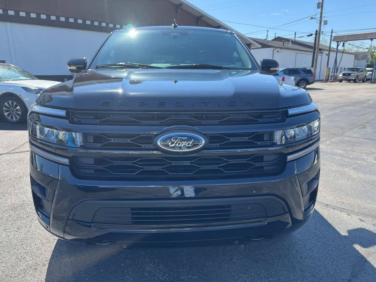 Used 2024 Ford Expedition Limited AWD/4WD image 21