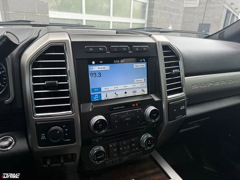 Used 2017 Ford F350 Platinum w/ Platinum Ultimate Package AWD/4WD image 40
