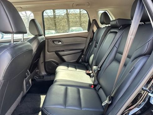 Used 2023 Nissan Rogue SL FWD image 11