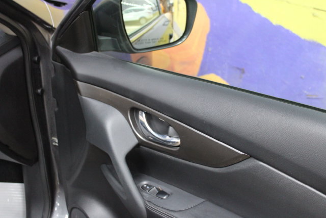 Used 2015 Nissan Rogue SV AWD/4WD image 11