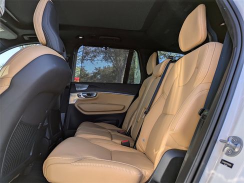 Certified 2024 Volvo XC90 B6 Ultimate w/ Lounge Package image 17