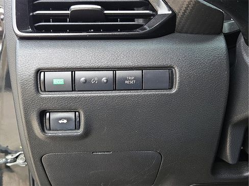 Used 2020 Nissan Sentra S image 17