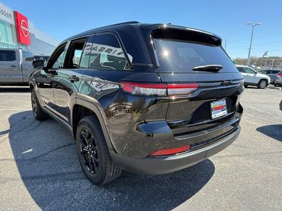 Used 2025 Jeep Grand Cherokee Altitude