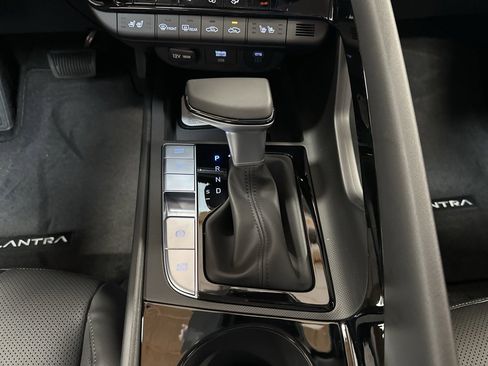 New 2026 Hyundai Elantra Limited image 21