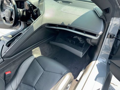 Used 2025 Chevrolet Corvette Stingray Preferred Cpe w/ Z51 Performance Package RWD image 36
