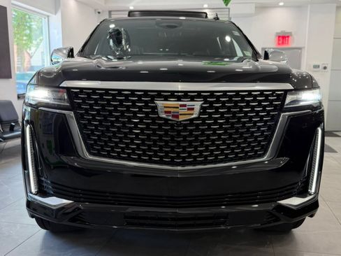 Used 2023 Cadillac Escalade Premium Luxury AWD/4WD image 2