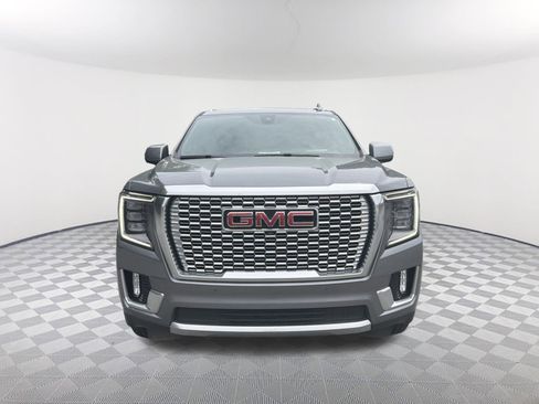 Used 2022 GMC Yukon Denali w/ Denali Premium Package RWD image 9