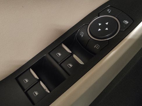 Used 2022 Ford Explorer Limited w/ Equipment Group 301A image 27