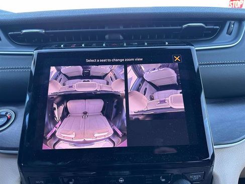 Certified 2025 Jeep Grand Cherokee L Limited image 24