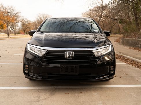 Certified 2023 Honda Odyssey Elite image 3