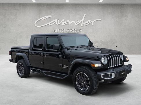 Used 2023 Jeep Gladiator Overland AWD/4WD image 2