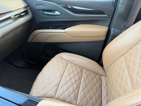 Used 2023 Cadillac Escalade Premium Luxury image 22