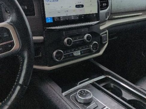 Used 2022 Ford Expedition XLT AWD/4WD image 12