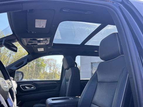 Certified 2021 GMC Yukon XL SLT w/ SLT Premium Package AWD/4WD image 19