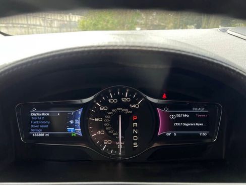 Used 2017 Lincoln MKC Reserve w/ Lincoln MKC Climate Package FWD image 16