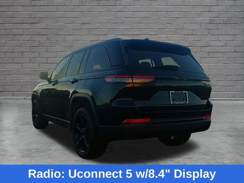 Used 2023 Jeep Grand Cherokee Altitude AWD/4WD image 6