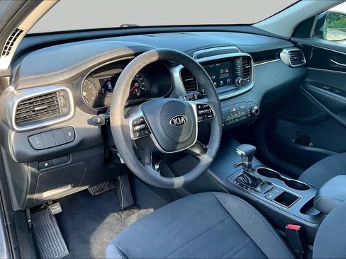 Used 2019 Kia Sorento L FWD image 17