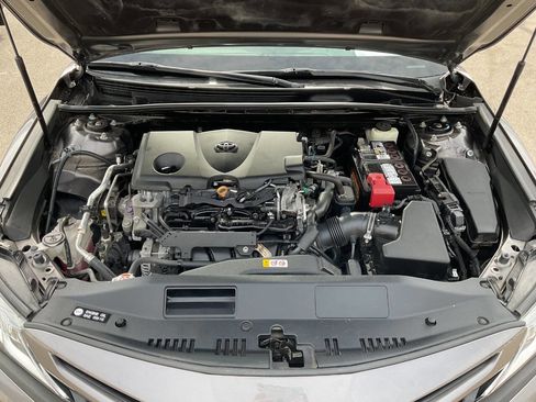 Used 2018 Toyota Camry SE w/ Moonroof Package FWD image 45