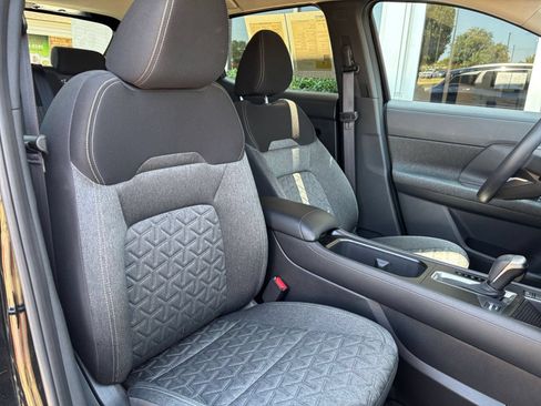 Used 2026 Nissan Kicks SV w/ Cold Weather Package FWD image 30