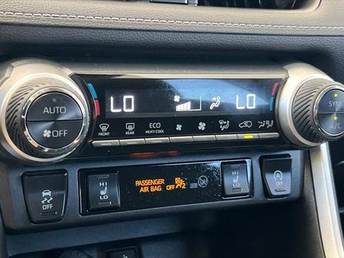 Certified 2022 Toyota RAV4 XLE w/ XLE Grade Weather Package AWD/4WD image 22